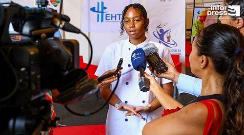 Janice Barbosa, aluna da EHTCV vence concurso internacional da gastronomia cabo-verdiana