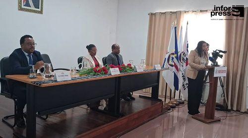 Autarcas defendem mais competências e recursos para consolidar descentralização