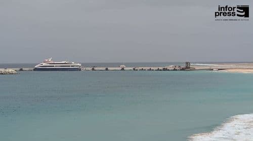 Maio: Abastecimento da ilha continua condicionado devido à inoperacionalidade da rampa metálica do porto de Porto Inglês