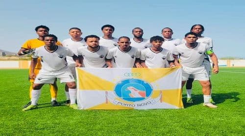 Futebol/Campeonato Nacional: Académica do Porto Novo trabalha "com foco na final" - treinador 