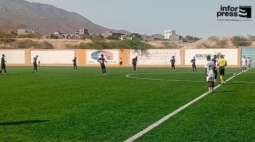 Futebol/Campeonato CV: Académica empata com Africa Show (1-1) e passa às meias-finais 