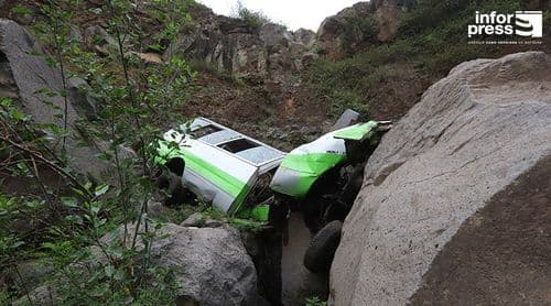 Fogo/Acidente: Equipa técnica estuda alternativa para remoção do autocarro acidentado 