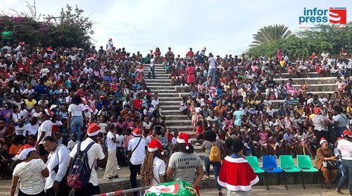   Câmara da Praia promove “Especial de Natal” e leva alegria a duas mil crianças do município