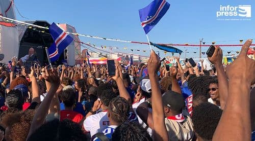 Portugal: Embaixada de Cabo Verde volta a instalar ecrã gigante em Lisboa para apoiar Tubarões Azuis no Mundial