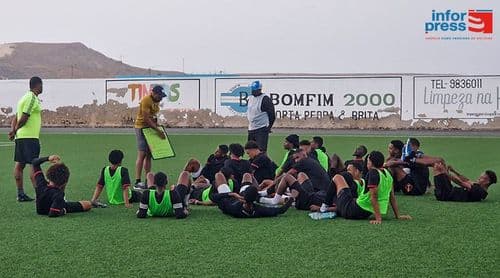 Futebol/Campeonato CV: Treinador do África Show quer pontuar na ilha Brava para voltar a zona de qualificação 