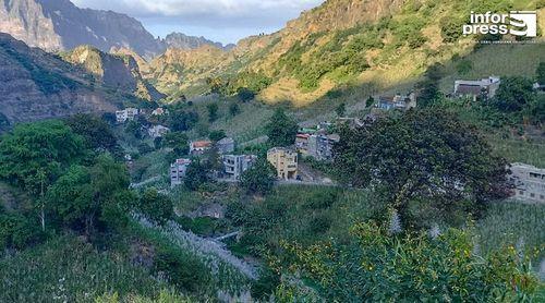 Autárquicas 2024/Ribeira Grande:  Candidatos intensificam campanha na reta final com ações de porta a porta e mini-comícios