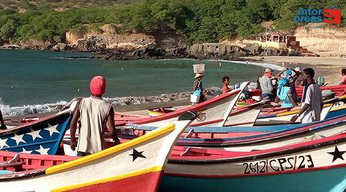 Autárquicas 2024/Tarrafal: José dos Reis reúne-se com pescadores e Marcelo Correia faz porta-a-porta na cidade