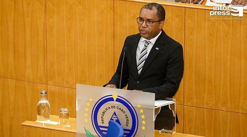 Parliament: Minister highlights advances in the education system and says that “there has never been so much investment” in teaching careers