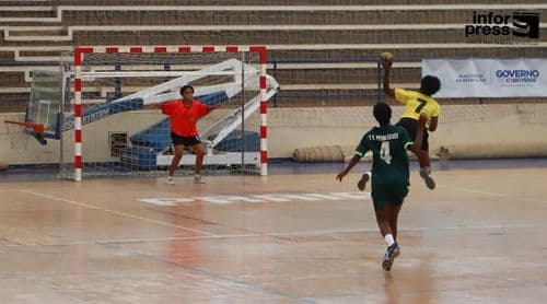 Andebol: Clubes recusam participar no “final four” do nacional e pedem mudança na direcção da FCA