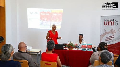 Escritora de Coraçau partilha experiência literária e apresenta romance na UNI-CV