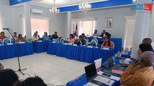 Taxistas do Sal enchem Paços do Concelho no dia em que Assembleia Municipal aprova novo tarifário