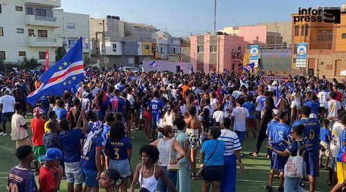 Ilha do Sal: Salenses celebram com euforia apuramento histórico dos "Tubarões Azuis" para mundial 2026