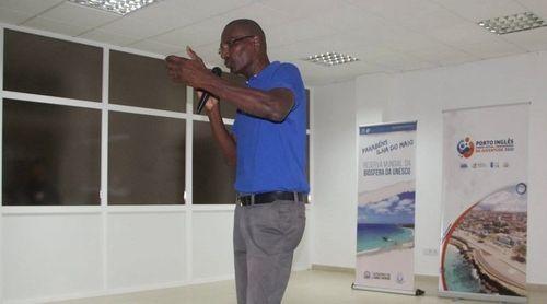 Maio: Associação Pró Morro assinala Dia Internacional da Poesia com 90 minutos de espetáculo 