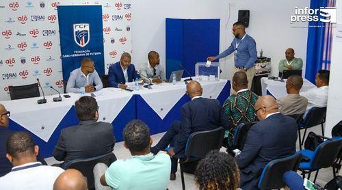 Futebol: Mário Semedo vai continuar a liderar a Federação Cabo-verdiana de Futebol  