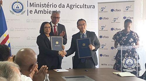 Governo assina contrato de 100 milhões de dólares com Toyota Tsusho para reforço da água em Santiago 