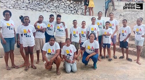   Porto Novo: Associação Nova Geração Sul leva contradança e “colá sanjon” ao festival infanto-juvenil em São Vicente
