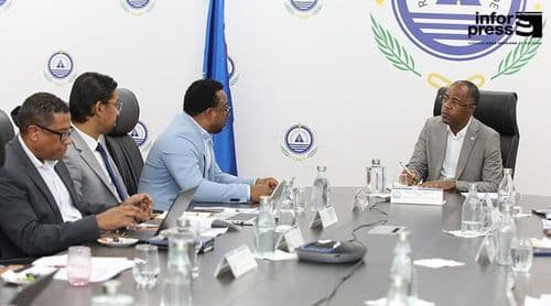 Mosteiros leva ao Governo preocupações com habitação, estradas, agricultura e orla marítima