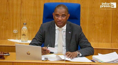 Austelino Correia pede respeito pelo acórdão do Tribunal Constitucional e rejeita exploração política do caso Amadeu Oliveira