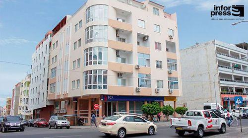Governador do Banco de Cabo Verde assegura que venda das acções do BCA encontra-se na fase final da audiência prévia
