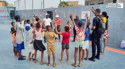 Praia: Crianças do Alto da Glória recebem actividade de sensibilização sobre prevenção precoce do uso do álcool 