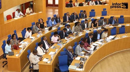 Parlamento: MpD destaca ganhos na Justiça, mas alerta para aumento de processos pendentes nos tribunais