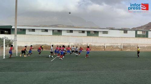 Futebol/Sub-17: Batuque apurado à tangente acompanha EFIZ às meias-finais
