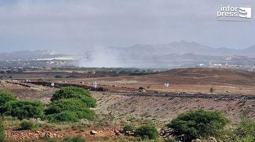 Boa Vista : les habitants de Povoação Velha dénoncent la fumée provenant de la décharge et exigent un « dépistage sanitaire »