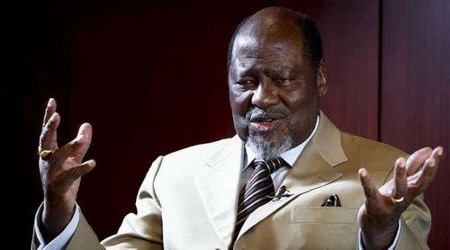 Chissano defende “boa cooperação” e investimentos e não reparações pelo passado colonial