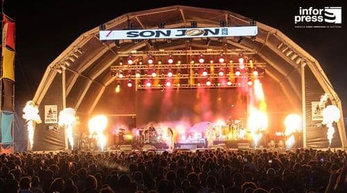 Porto Novo/São João: Milhares de pessoas encheram antigo estádio municipal para o concerto dos Calema