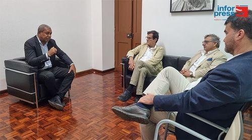 São Vicente/Chuvas: Câmara do Porto promete apoio de cerca de 11 mil contos e carro de lixo para reconstrução da ilha