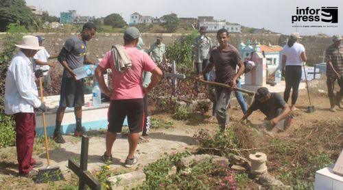 Brava: Voluntários realizam campanha de limpeza no Cemitério Municipal de Nova Sintra