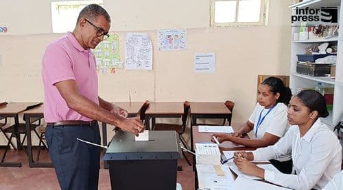 Legislativas2026/Sal: Carlos Santos vota em Santa Maria confiante na vitória do MpD