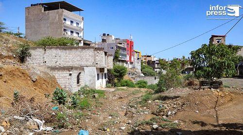 Moradores de zonas vulneráveis na Praia preocupados com cheias e deslizamentos durante chuvas intensas