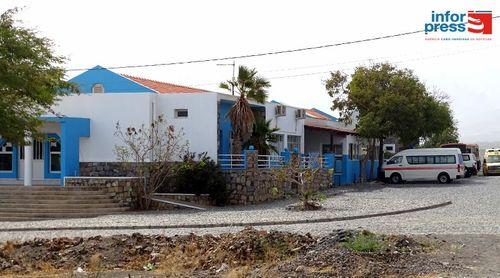 Porto Novo: Utentes intensificam contestações à volta do centro de saúde e pedem nova infra-estrutura 