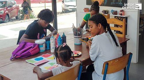 Atelier de Joaquim Semedo promove colónia de pintura para incentivar crianças