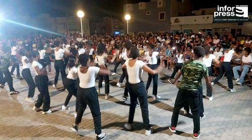 Porto Novo: Centenas de crianças protagonizam espectáculo de música e dança em comemoração ao Dia da Cultura Nacional