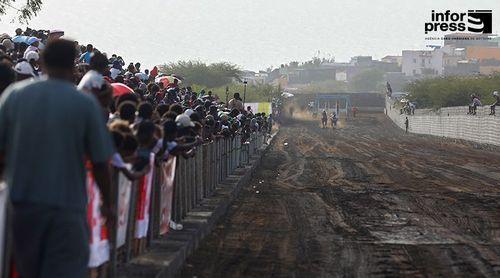 Festividades/São Filipe: Três cavalos da mesma cocheira na mesma série para a disputa da final