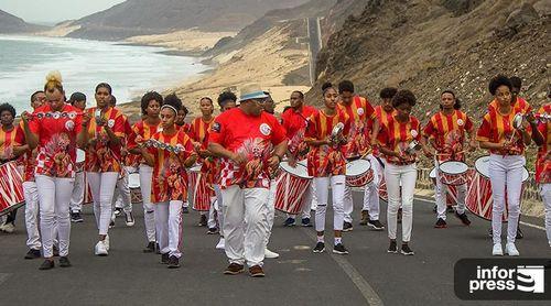 São Vicente: Cruzeiros do Norte collects materials in a cleaning campaign to hold a recycled parade
