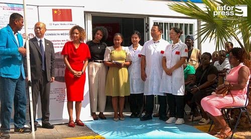 Boa Vista: Primeira Dama promove 100 consultas gratuitas ao Bairro da Boa Esperança e debate sobre dignidade menstrual