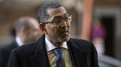 Primeira refinaria de ouro em Angola deverá estar pronta até final do ano - ministro
