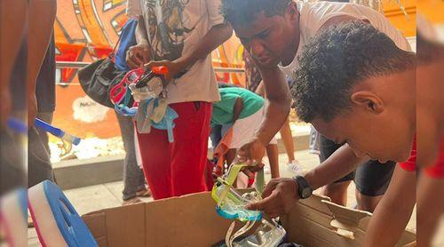 Santo Antão: Emigrante distribui materiais desportivos na sua “maior acção social” na ilha