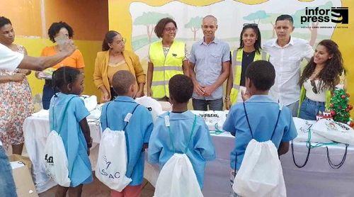São Vicente: Associação Ponta d´Pom recebe donativo da TAP para ajudar crianças de Fonte Inês e Espia