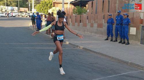 Atletismo: Wiliam Sanches e Edena Lima conquistam  São Silvestre Praia’2024