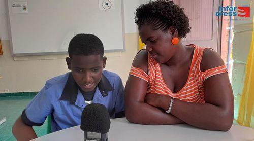 Reportagem: Élcio – Criança que desafia as limitações da cegueira de nascença e se destaca no sistema educativo (c/áudio)