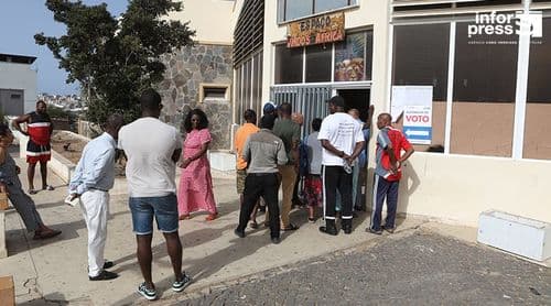 Legislativas2026/Praia: Algumas mesas de voto abriram com atraso devido à falta de material e problemas nas urnas