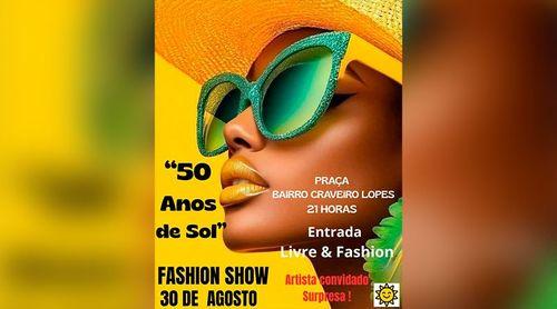 Produtora cultural celebra 50 anos com desfile inclusivo na Praia