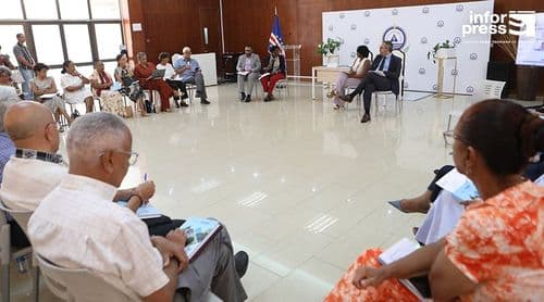 Ministério da Saúde quer integrar médicos aposentados para colmatar falta de especialistas nos hospitais