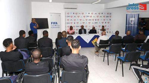 Futebol: 10 árbitros cabo-verdianos recebem insígnias da FIFA para 2025/2026