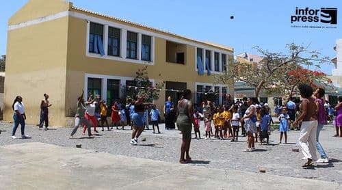 Novo Ano Lectivo: Pais na Praia depositam expectativas positivas no desempenho dos filhos 