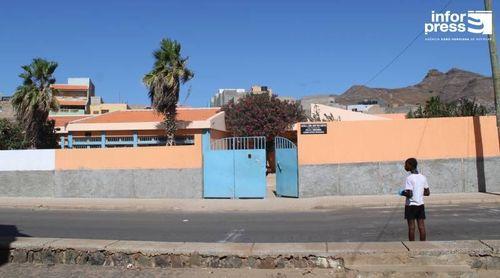 REPORTAGEM: Escolas de São Vicente expostas à insegurança, infraestruturas degradadas e falta de vigilância